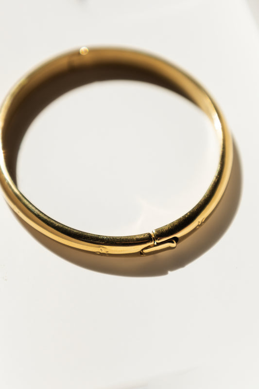Lucila Bangle